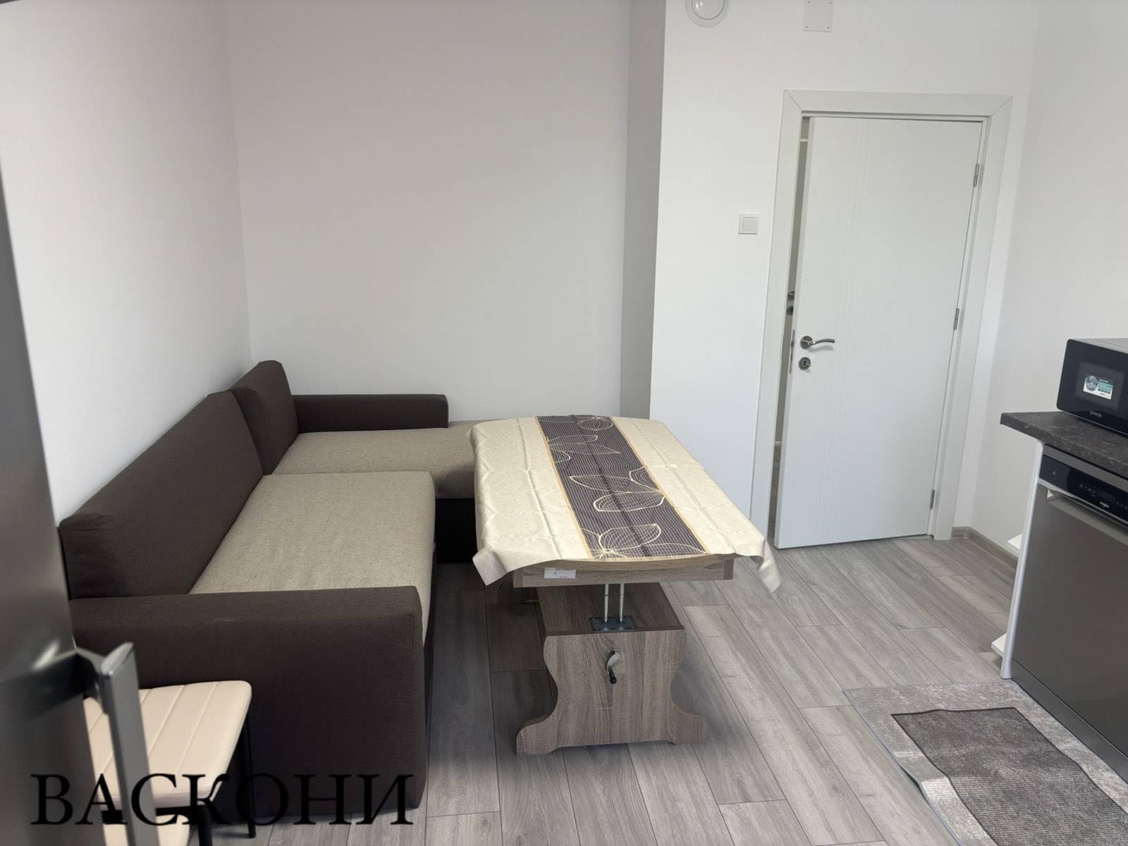 Тристаен апартамент - 1 нощувка за 4-5 човека 100 лева